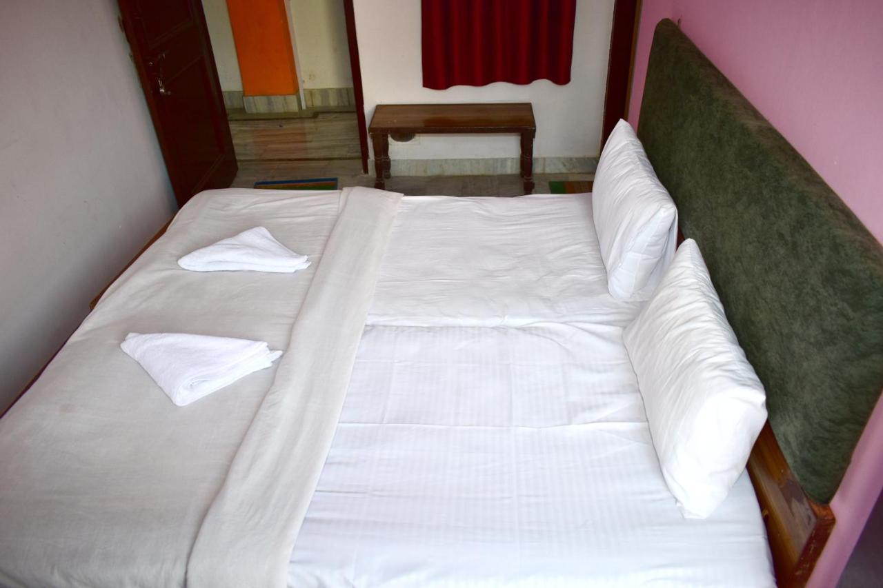 Sandhya Guest House Varanasi Near Ganga River מראה חיצוני תמונה