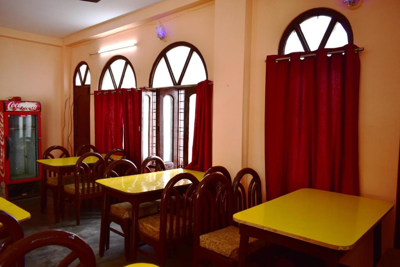 Sandhya Guest House Varanasi Near Ganga River מראה חיצוני תמונה