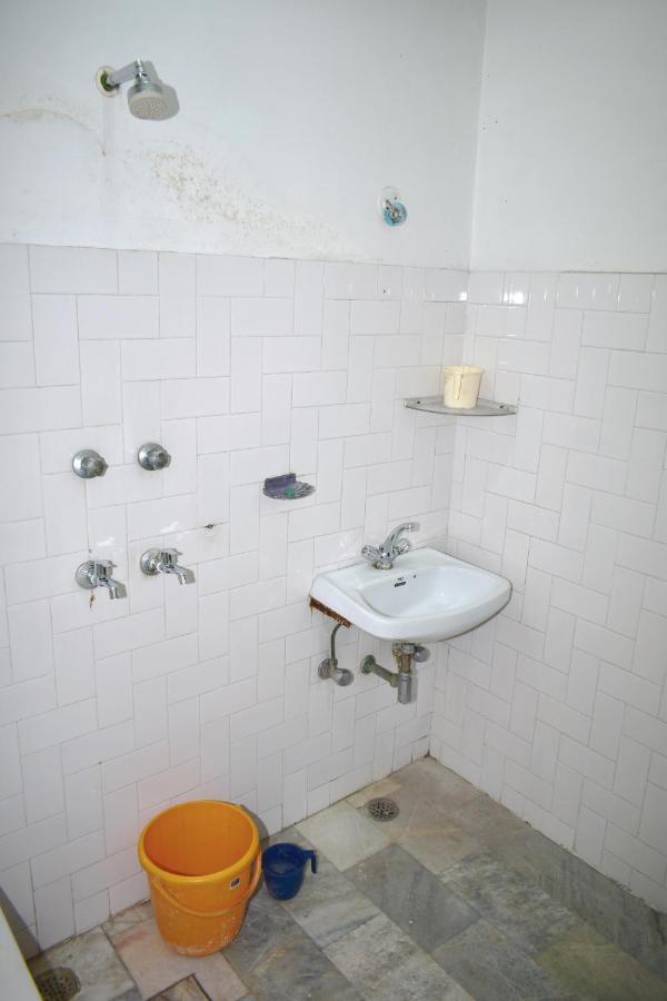 Sandhya Guest House Varanasi Near Ganga River מראה חיצוני תמונה
