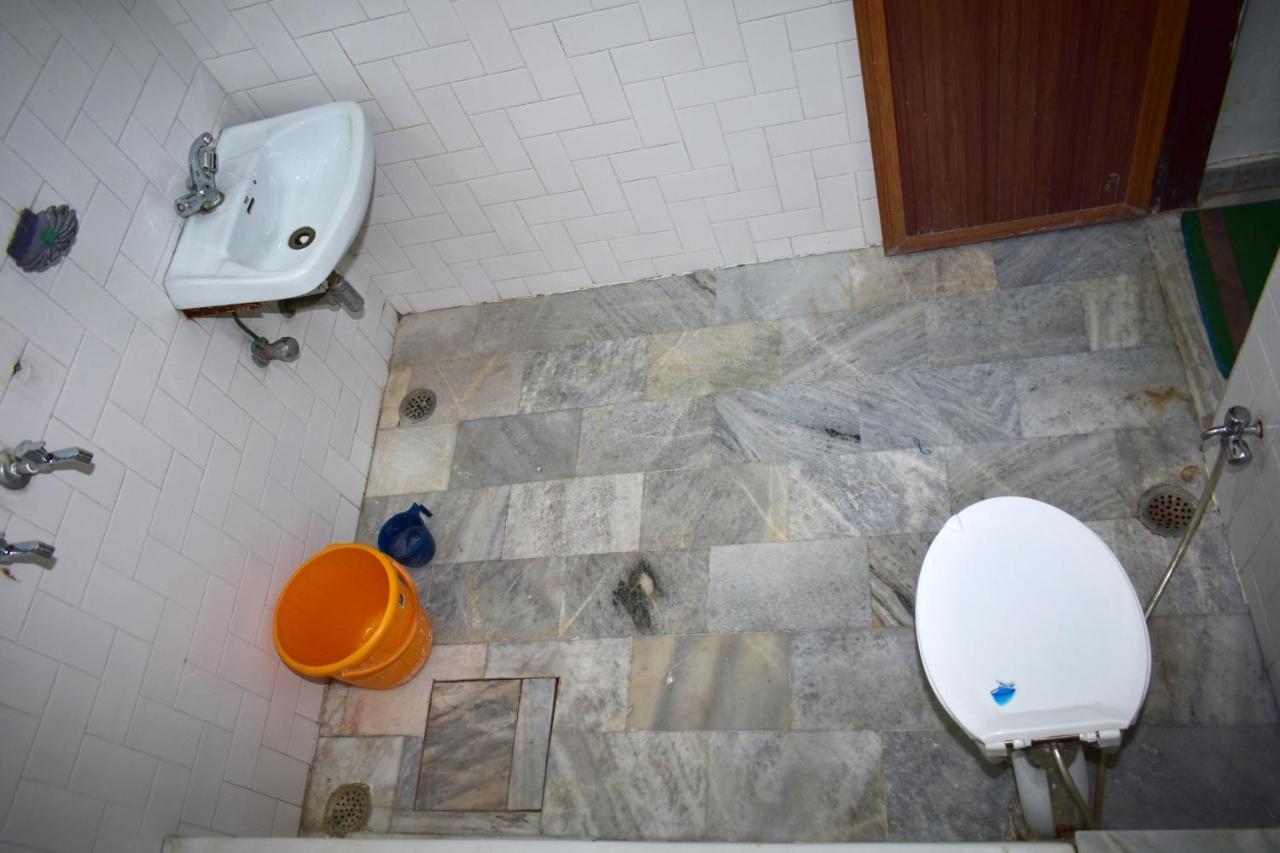 Sandhya Guest House Varanasi Near Ganga River מראה חיצוני תמונה