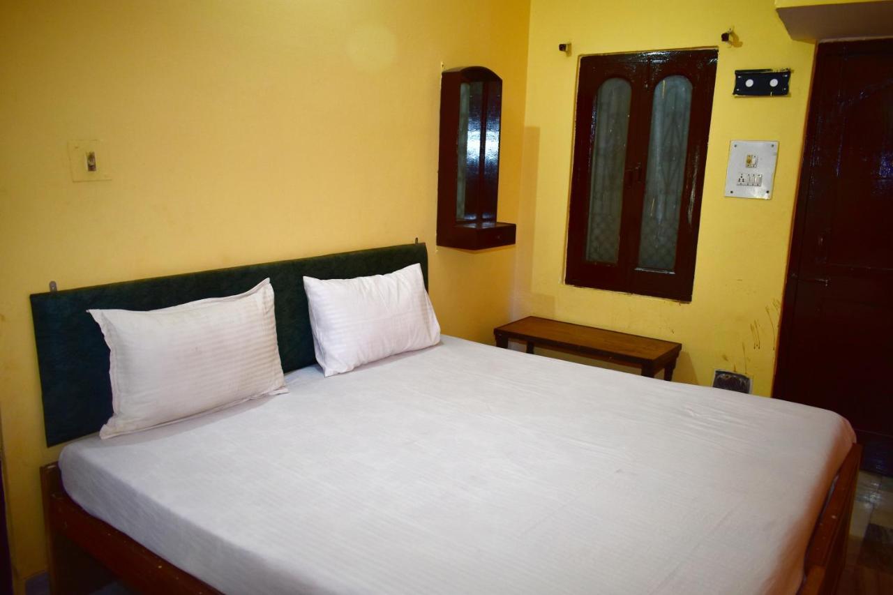 Sandhya Guest House Varanasi Near Ganga River מראה חיצוני תמונה