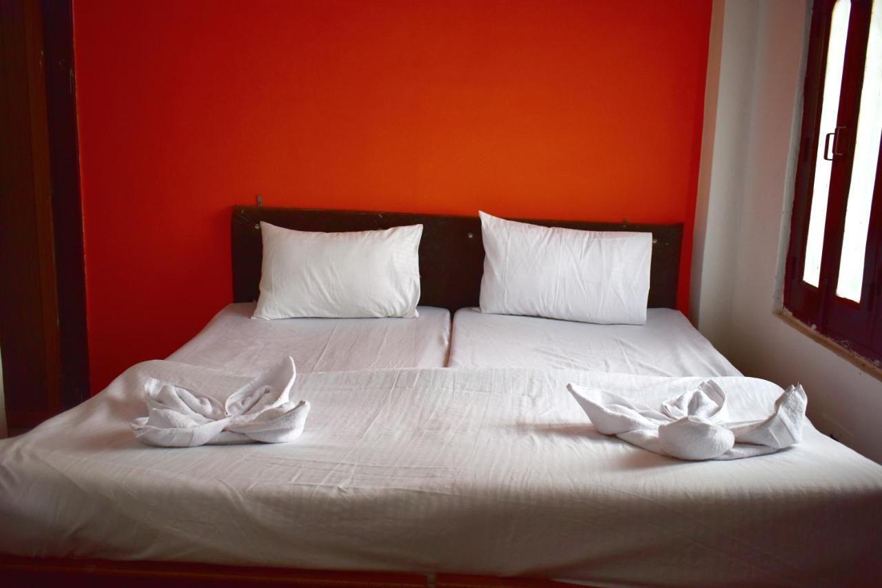Sandhya Guest House Varanasi Near Ganga River מראה חיצוני תמונה
