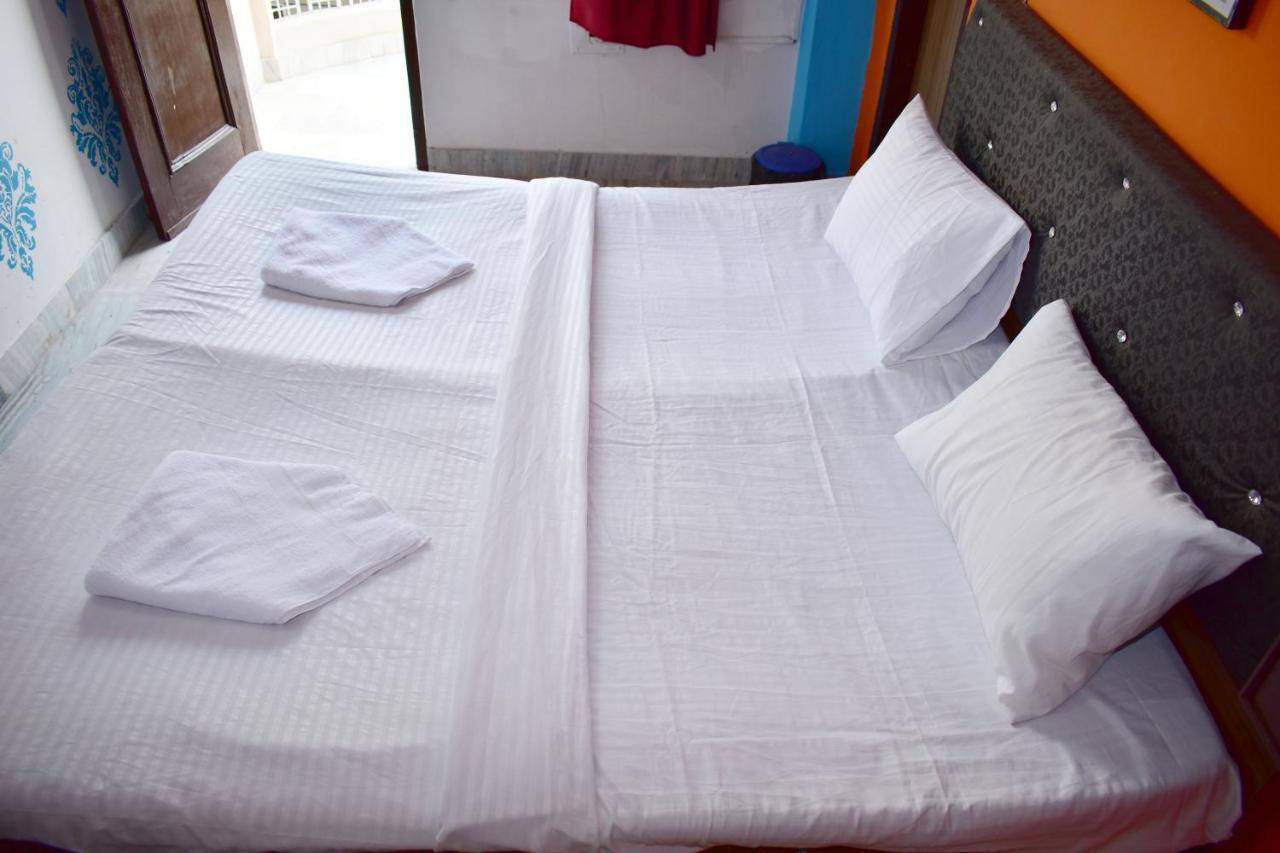 Sandhya Guest House Varanasi Near Ganga River מראה חיצוני תמונה