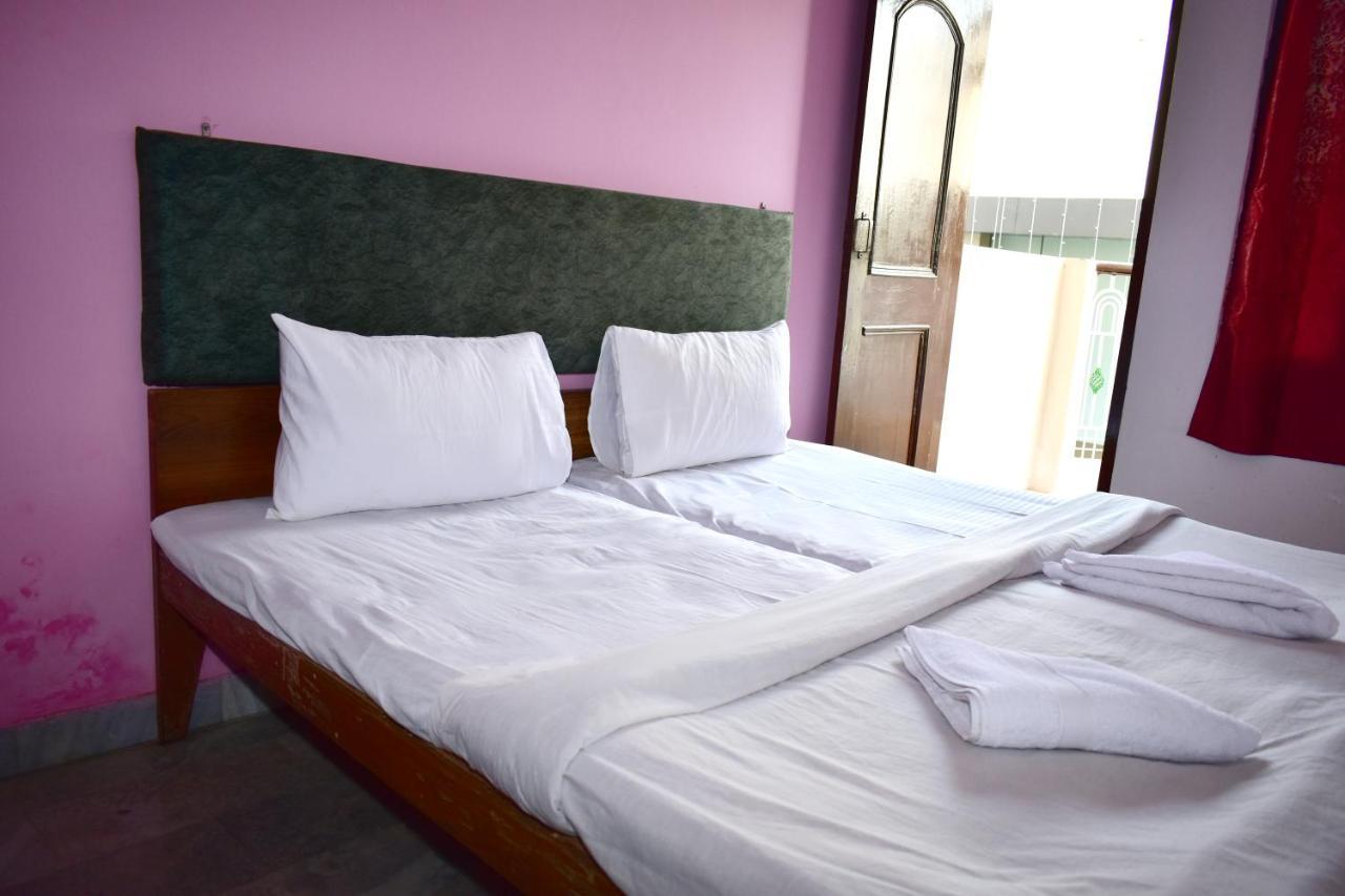 Sandhya Guest House Varanasi Near Ganga River מראה חיצוני תמונה